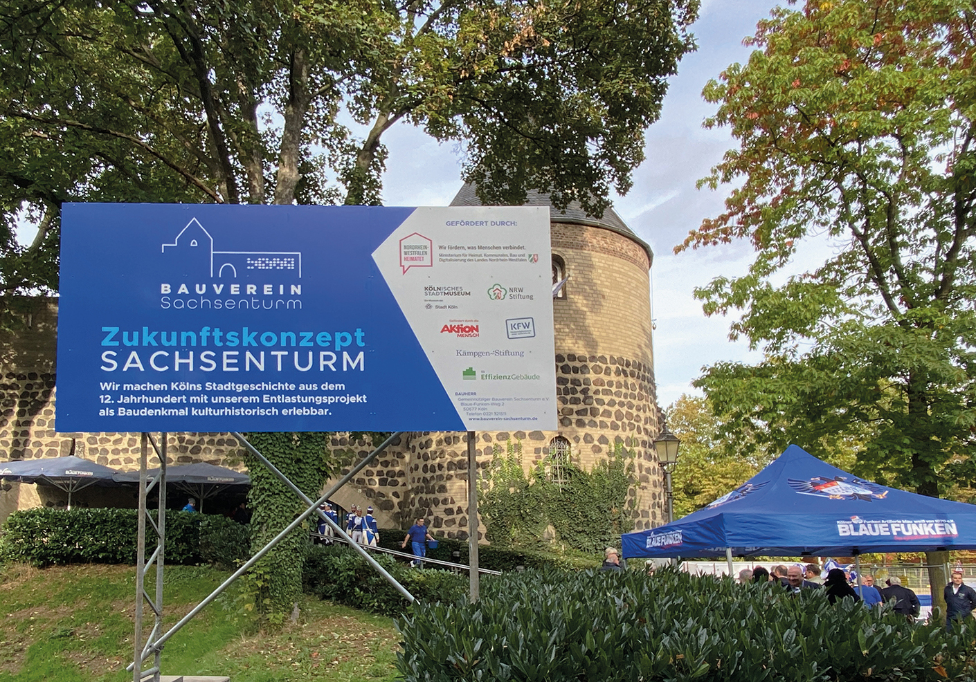 Bauverein Sachsenzentrum präsentiert das Zukunftskonzept für Kölns Stadtgeschichte aus dem 12. Jahrhundert. Informationen zu einem Entlastungsprojekt für Baudenkmäler.