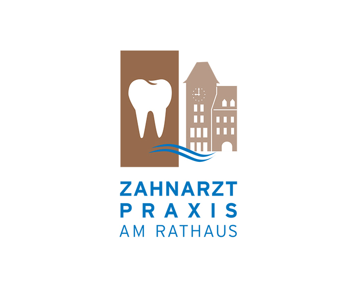 Logo der Zahnarztpraxis am Rathaus in Köln Porz mit stilisiertem Zahn und Rathausgebäude. Symbolisiert moderne Zahnpflege und zentrale Lage für Patienten. Logodesign Köln