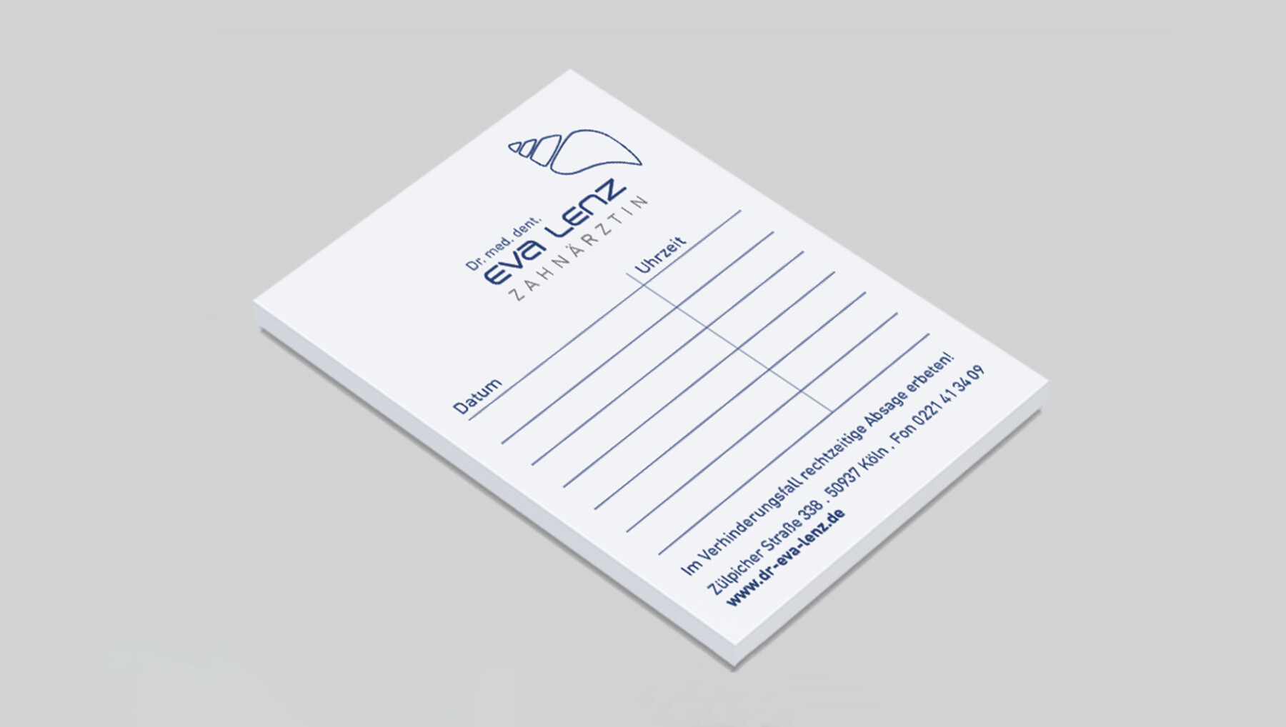 Terminbestätigung von Zahnarztpraxis Engelentz mit Platz für Datum und Uhrzeit. Professionelles Design in Blau auf weißem Hintergrund für eine klare Übersicht. Webdesign für Arztpraxen Köln